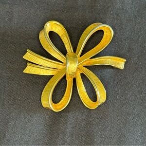 Vintage Monet Gold Tone Bow Brooch